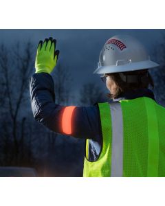 COAST SA300 braccialetto catarifrangente LED ricaricabile con USB.